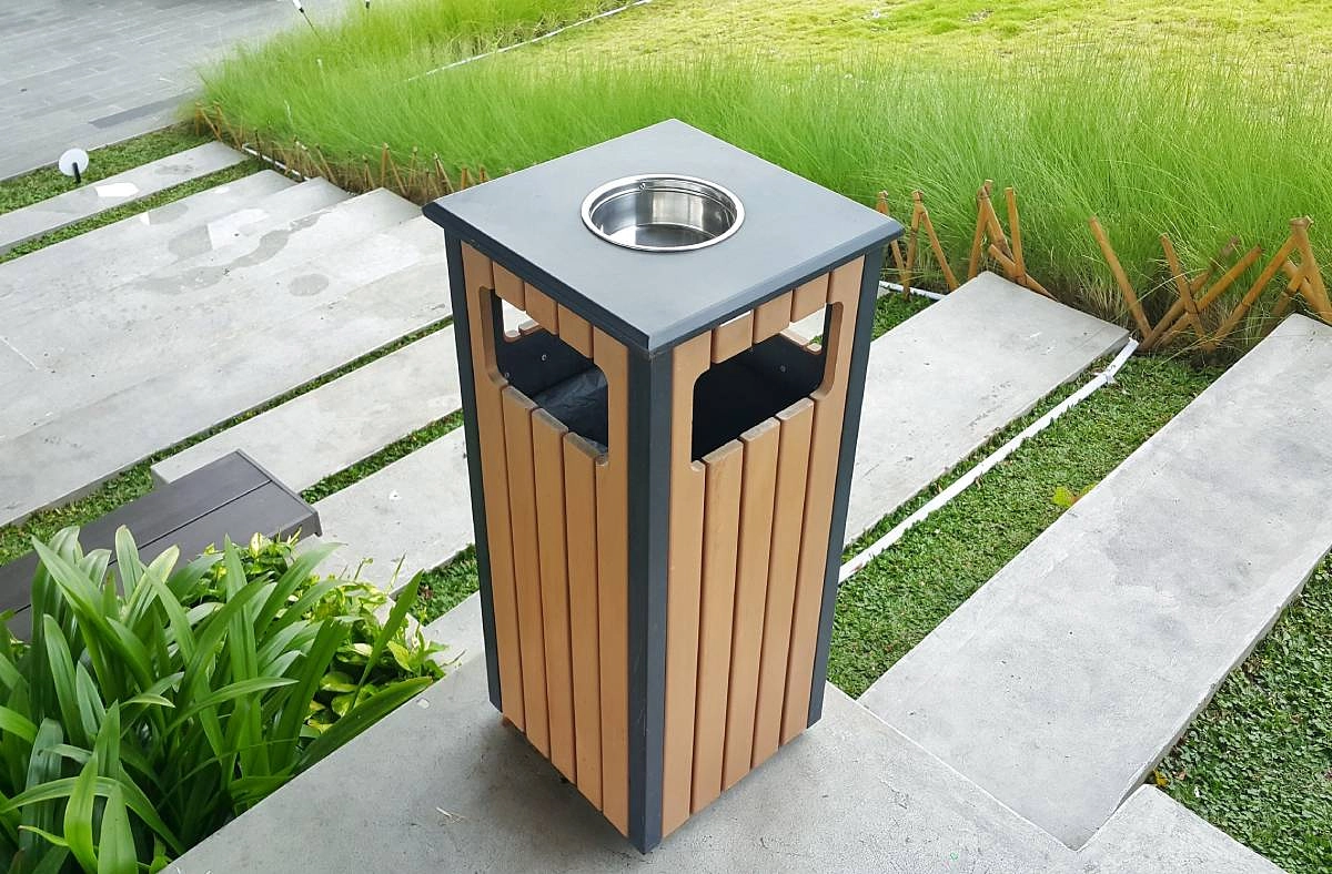 Image média: Mise en place de cendriers/poubelles
